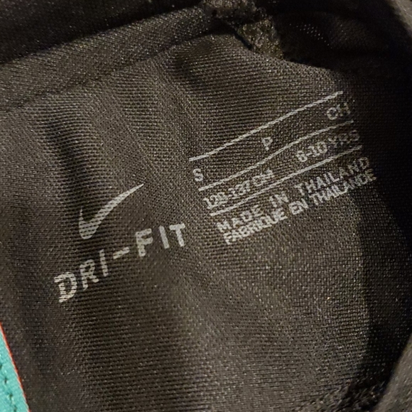 Nike - Picture 4 of 4